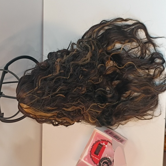 26” Long Curly‎ Claw Clip Ponytail Extension – Brown Layered Synthetic Hairpiece - Picture 4 of 7